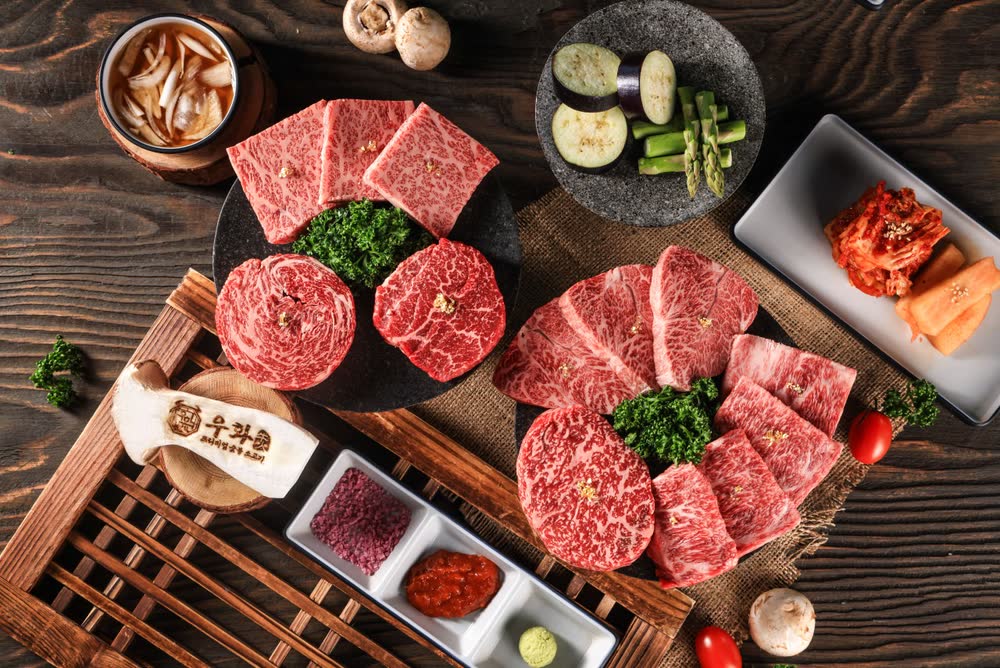 우화 4인세트 — 새우살·안심 250g + 살치살 100g + 우화등심 150g + 부채살 150g + 업진살 150g